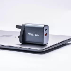 REMAX GaN Fast Charger with Digital Display  67W